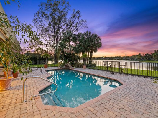 Exterior, Pool, Water