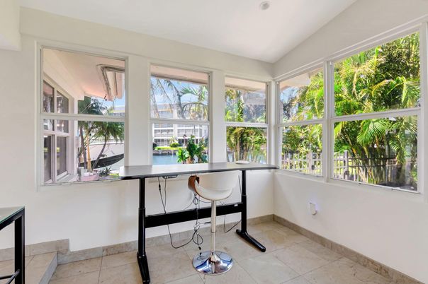 Home Office, Interior