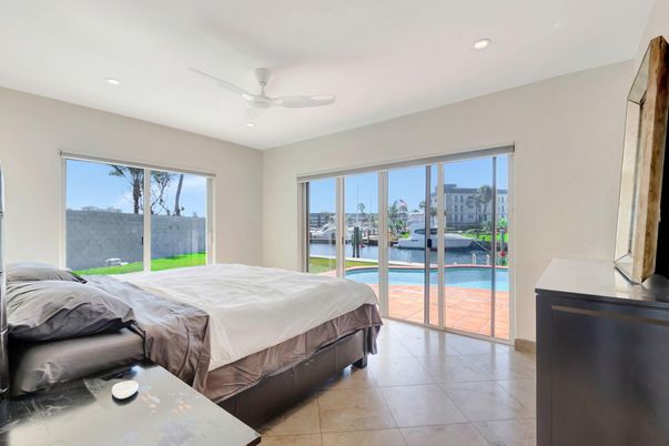 Bedroom, Interior, Recessed Lighting, Water