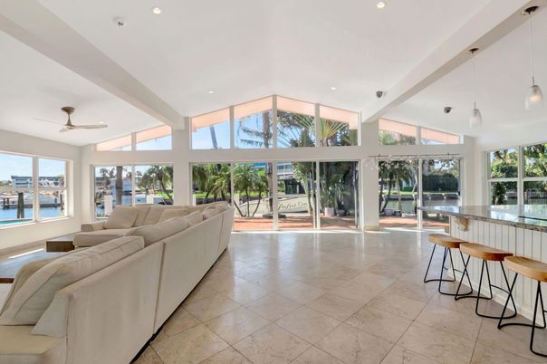 Interior, Living room, Pendant Lights, Recessed Lighting, Water