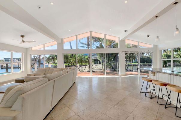 Interior, Living room, Pendant Lights, Recessed Lighting, Water