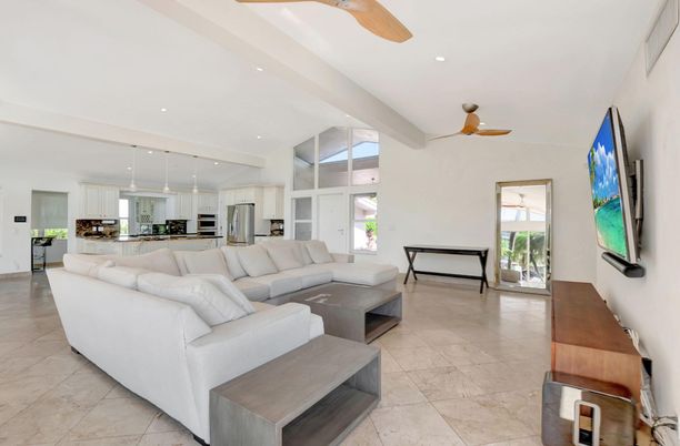Interior, Kitchen, Living room, Pendant Lights, Recessed Lighting, Stainless Steel Appliances