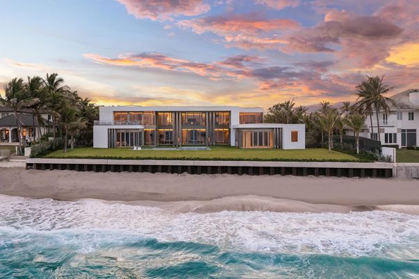 Exterior, Lake