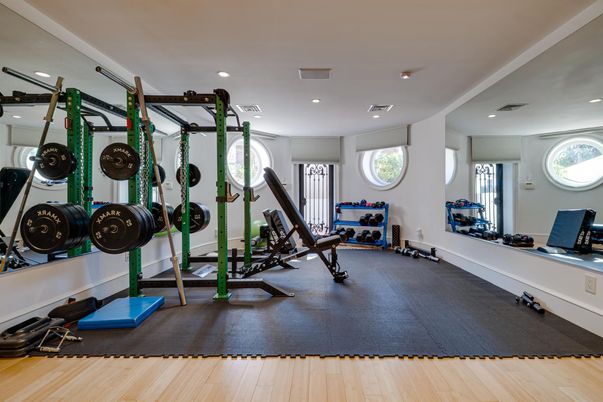 Fitness Equipment, Interior, Recessed Lighting, Wood Texture Flooring