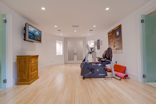 Fitness Equipment, Interior, Recessed Lighting, Wood Texture Flooring