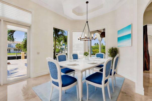 Chandelier, Dining room, Interior, Pendant Lights