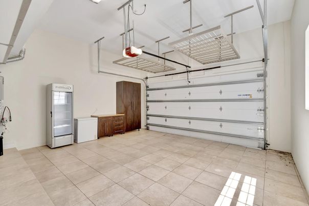 Garage, Interior