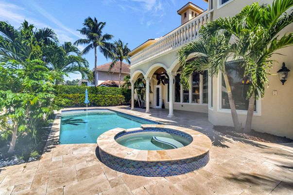 Exterior, Pool