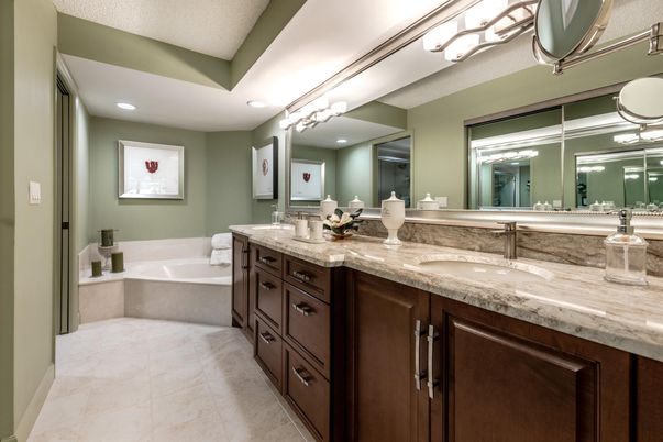 Bathroom, Dual Sink Vanities, Interior, Recessed Lighting