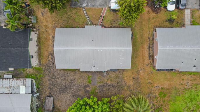 Exterior, Drone