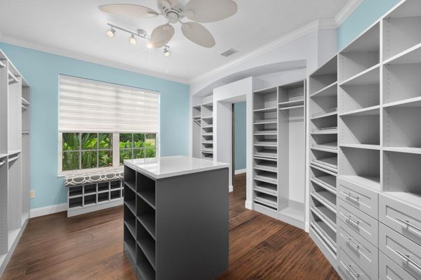Interior, Walk-in Closets, Wood Texture Flooring