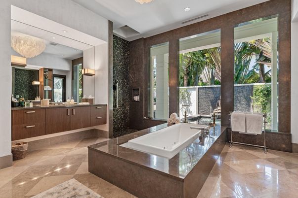 Bathroom, Interior, Recessed Lighting