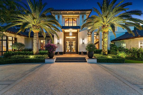 Exterior, Facade, Mediterranean