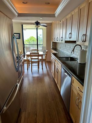 Dining room, Interior, Kitchen, Recessed Lighting, Wood Texture Flooring