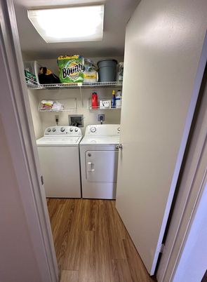 Interior, Utility Closets, Washer, Wood Texture Flooring