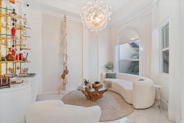 Chandelier, Interior