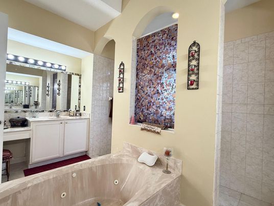 Bathroom, Interior, Recessed Lighting