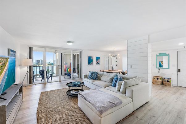 Interior, Living room, Pendant Lights, Recessed Lighting, Wood Texture Flooring
