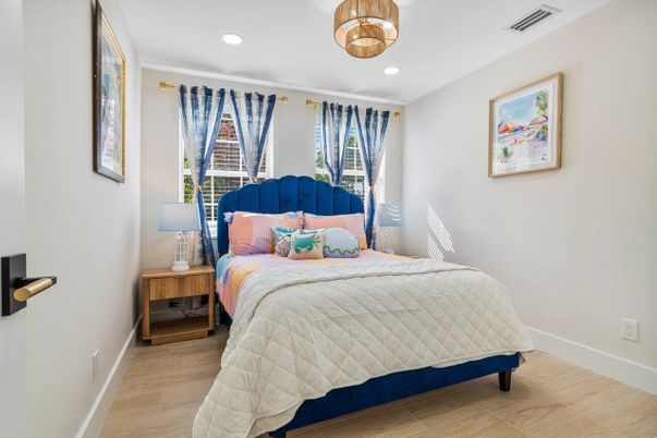 Bedroom, Interior, Pendant Lights, Recessed Lighting, Wood Texture Flooring
