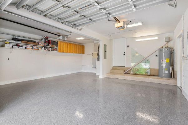 Garage, Interior