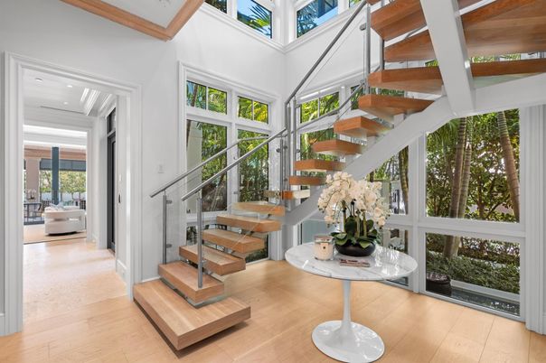 Interior, Recessed Lighting, Wood Texture Flooring