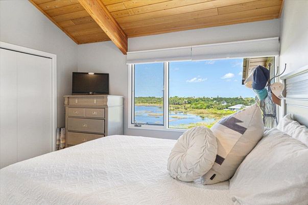 Bedroom, Interior, Water, Wooden Beams, Wooden Ceilings