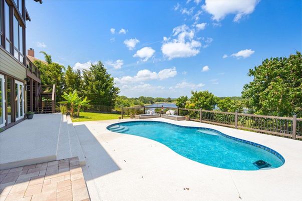 Exterior, Pool, Water