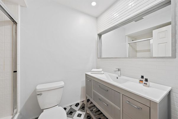 Bathroom, Interior, Recessed Lighting