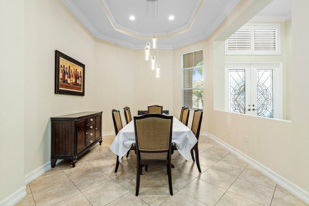 Dining room, Interior, Pendant Lights, Recessed Lighting
