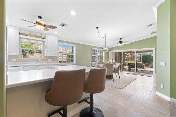 Dining room, Interior, Pendant Lights, Recessed Lighting
