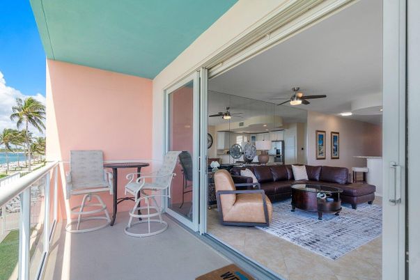 Interior, Kitchen, Living room, Recessed Lighting