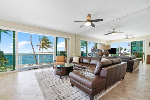 Interior, Living room, Water
