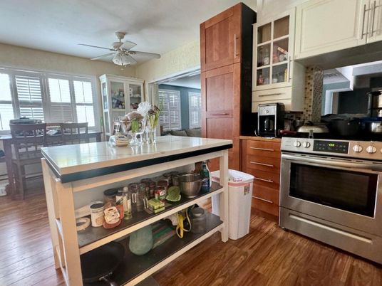 Dining room, Interior, Kitchen, Stainless Steel Appliances, Wood Texture Flooring