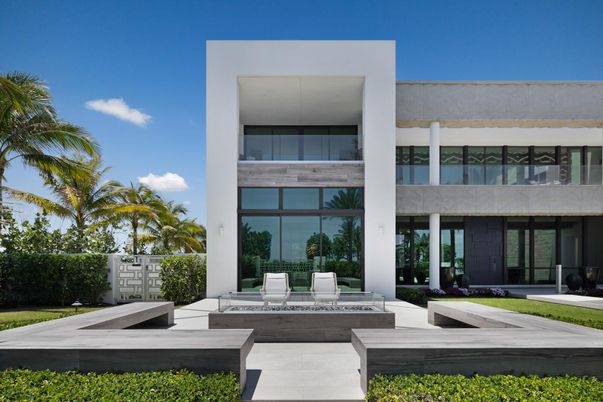 Backyard, Exterior, Facade, Modern