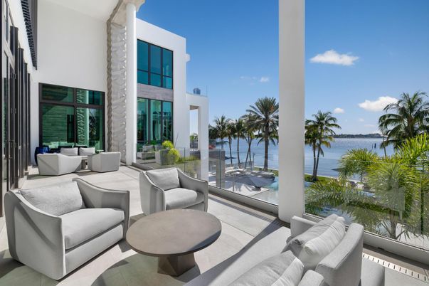 Interior, Living room, Water