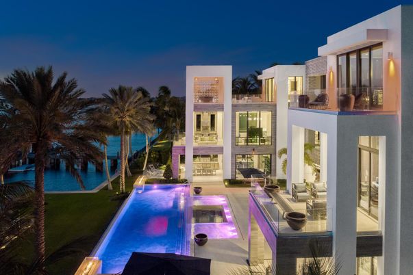 Backyard, Exterior, Facade, Modern