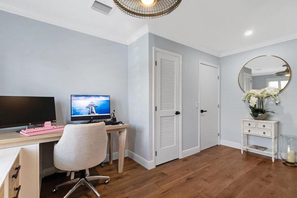 Home Office, Interior, Recessed Lighting, Wood Texture Flooring