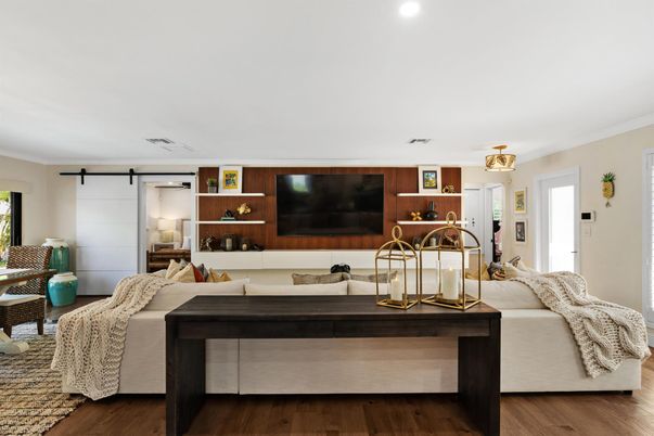 Interior, Living room, Recessed Lighting, Wood Texture Flooring