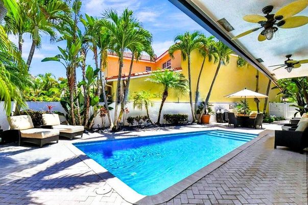 Exterior, Pool, Water