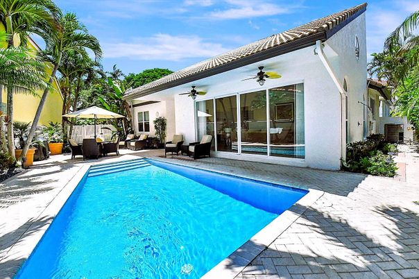 Exterior, Pool
