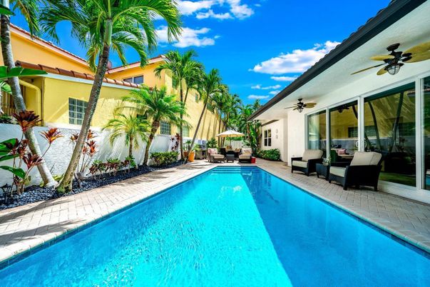 Exterior, Pool