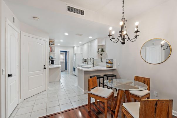 Chandelier, Dining room, Interior, Kitchen, Recessed Lighting