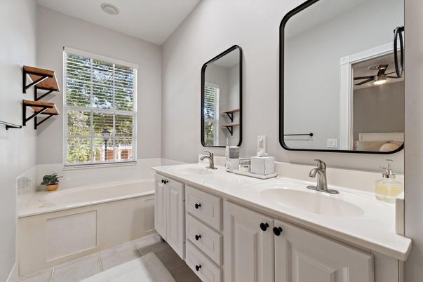 Bathroom, Dual Sink Vanities, Interior