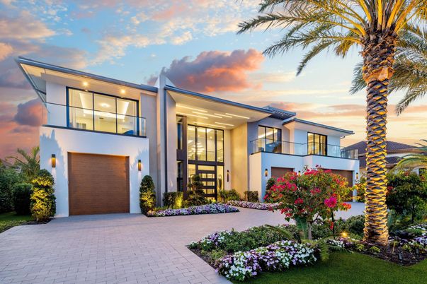 Attached, Exterior, Facade, Modern