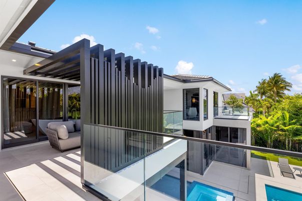 Exterior, Pool, Other