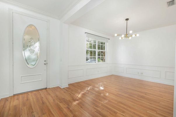 Empty room, Interior, Pendant Lights, Wood Texture Flooring