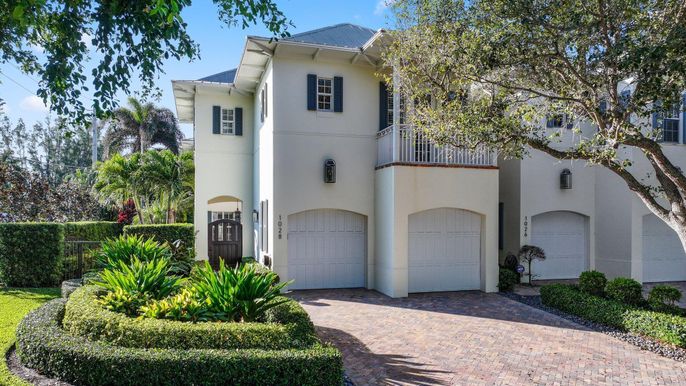 Attached, Exterior, Facade, Spanish Mediterranean