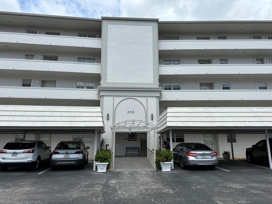 Exterior, Facade, Condo Building