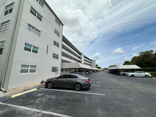 Exterior, Facade, Highrise