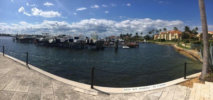 Exterior, Lake